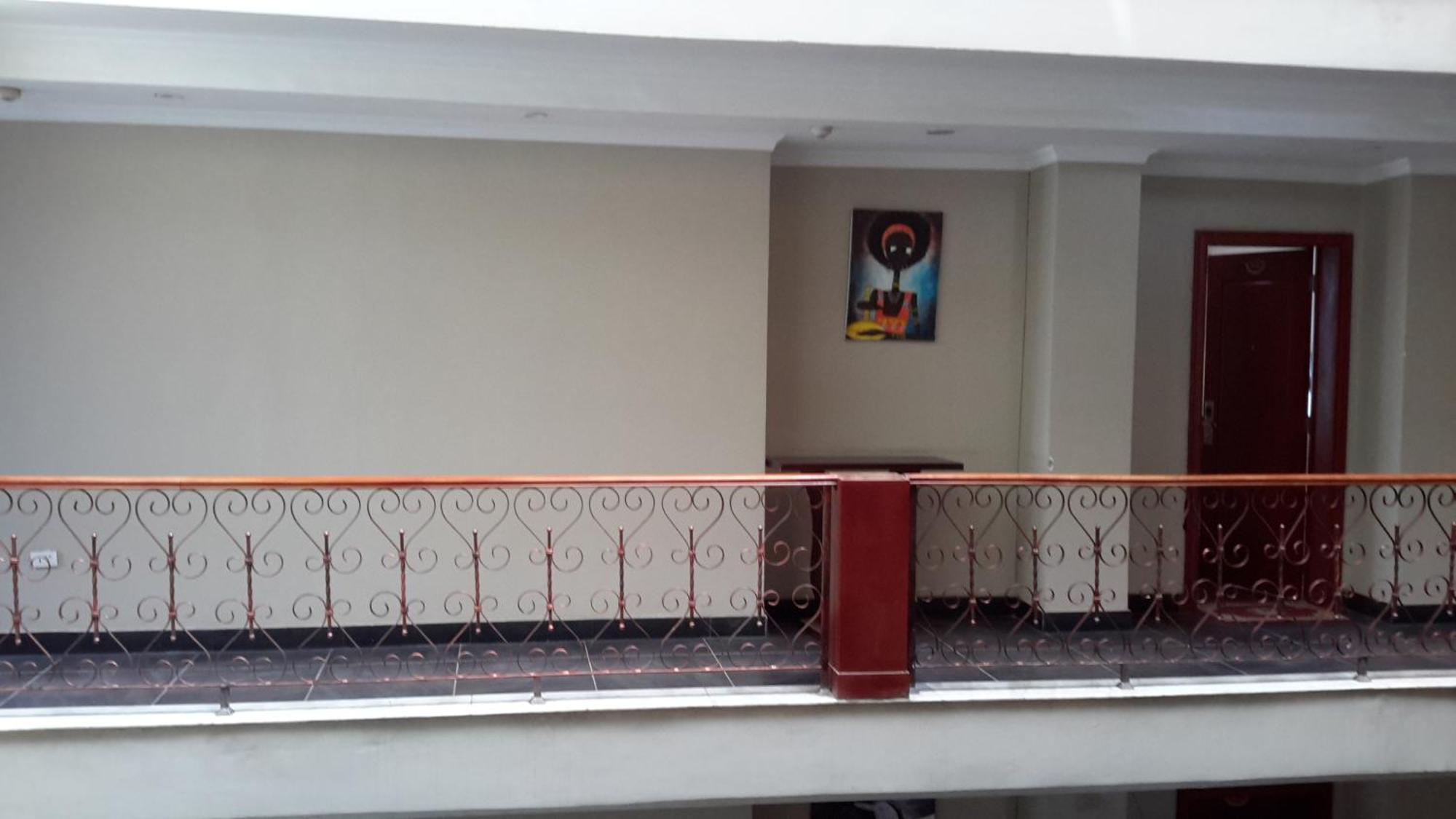 Ft Hotel Addis Abeba Buitenkant foto